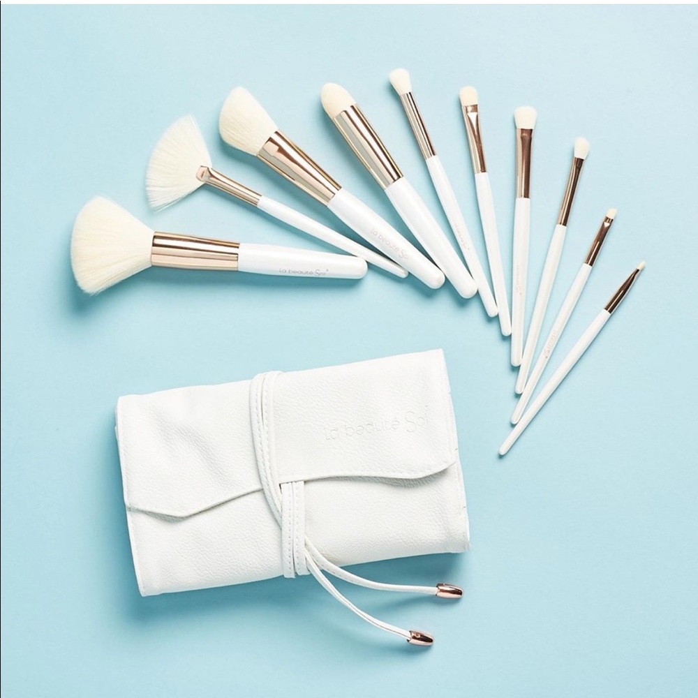 La Beaute Soi Makeup Brush Set